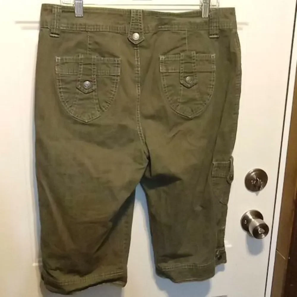 Gloria Vanderbilt Green Capri's‎  Women's Size 14